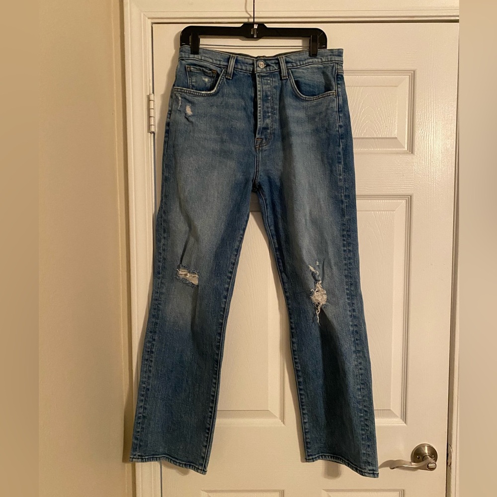 7 For All Mankind Women’s Easy Straight Jeans. Distressed Blue Denim Jeans.32/41